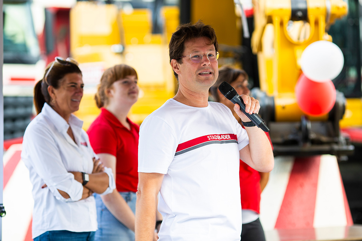 Stadsbader Challenge participants in branded t-shirts